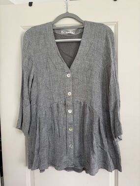 ZARA Gray Button-Front V-Neck Tunic Blouse